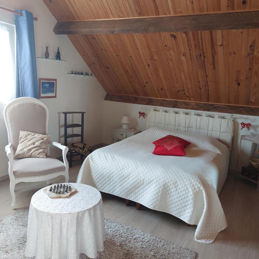 Bed and Breakfast Tulipe24 Savigne-l'Eveque Habitación foto